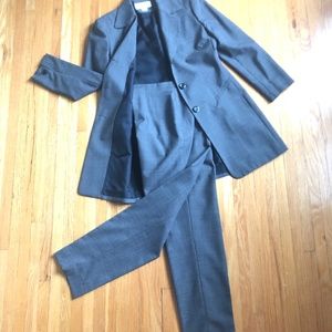 Jones Wear suit